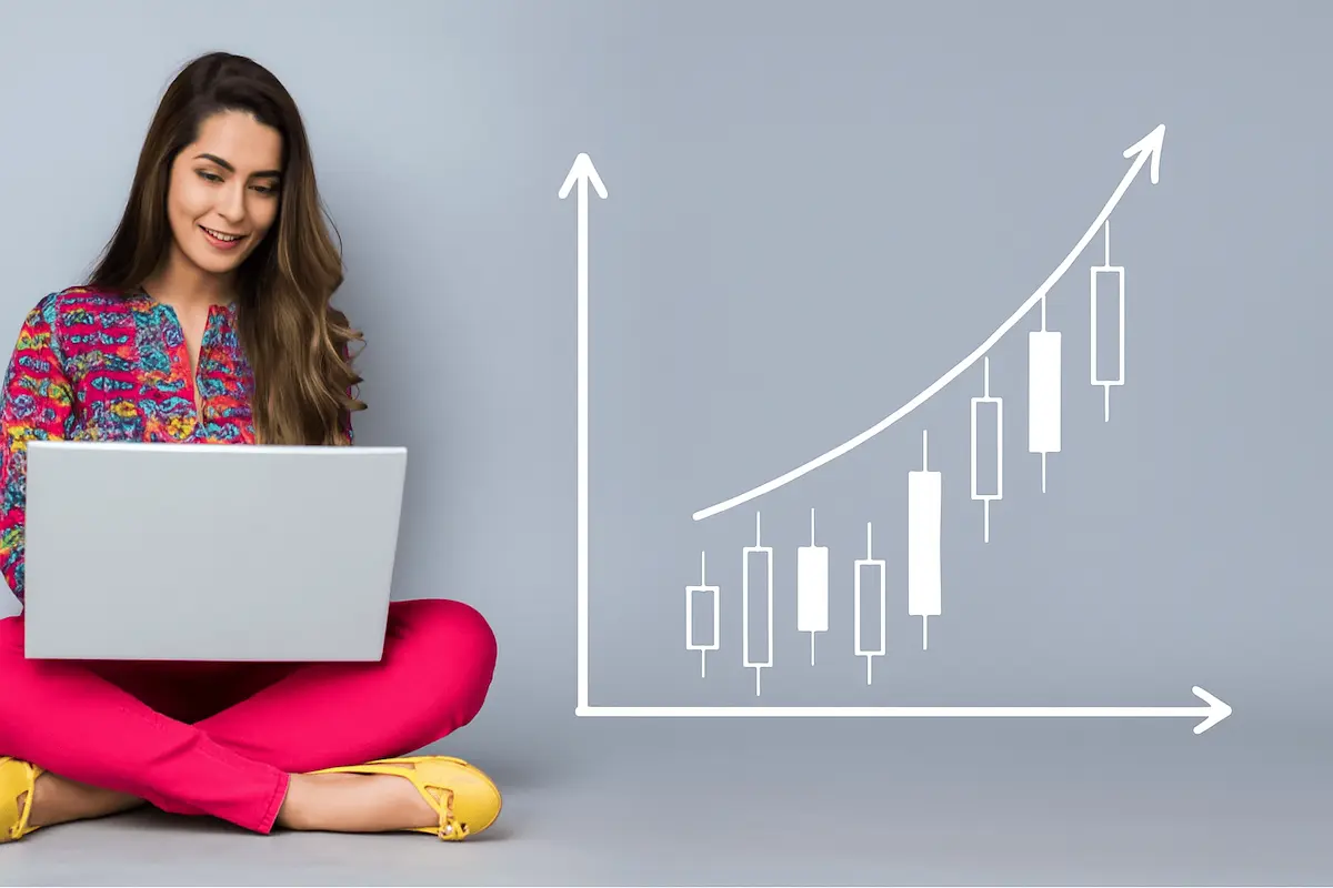 Vrouw trade met laptop met stijgende AEX grafiek